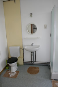 Kot 3 - Douche et WC privés (photo 2)